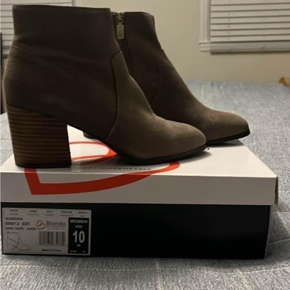 Blonde‎ Dark Taupe Ankle Bootie